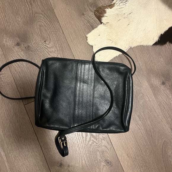 Canada-Made Cross Body bag (navy) - Picture 1 of 4